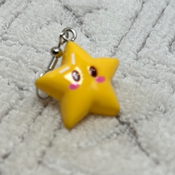 Star Shaped Yellow Earrings - Picture 4 of 5